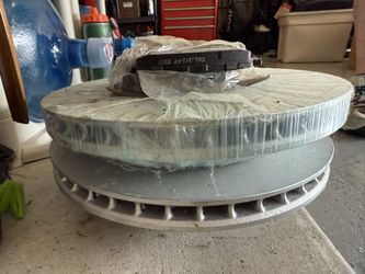 Volkswagen Toureg 2 Rotors And Pads 2010