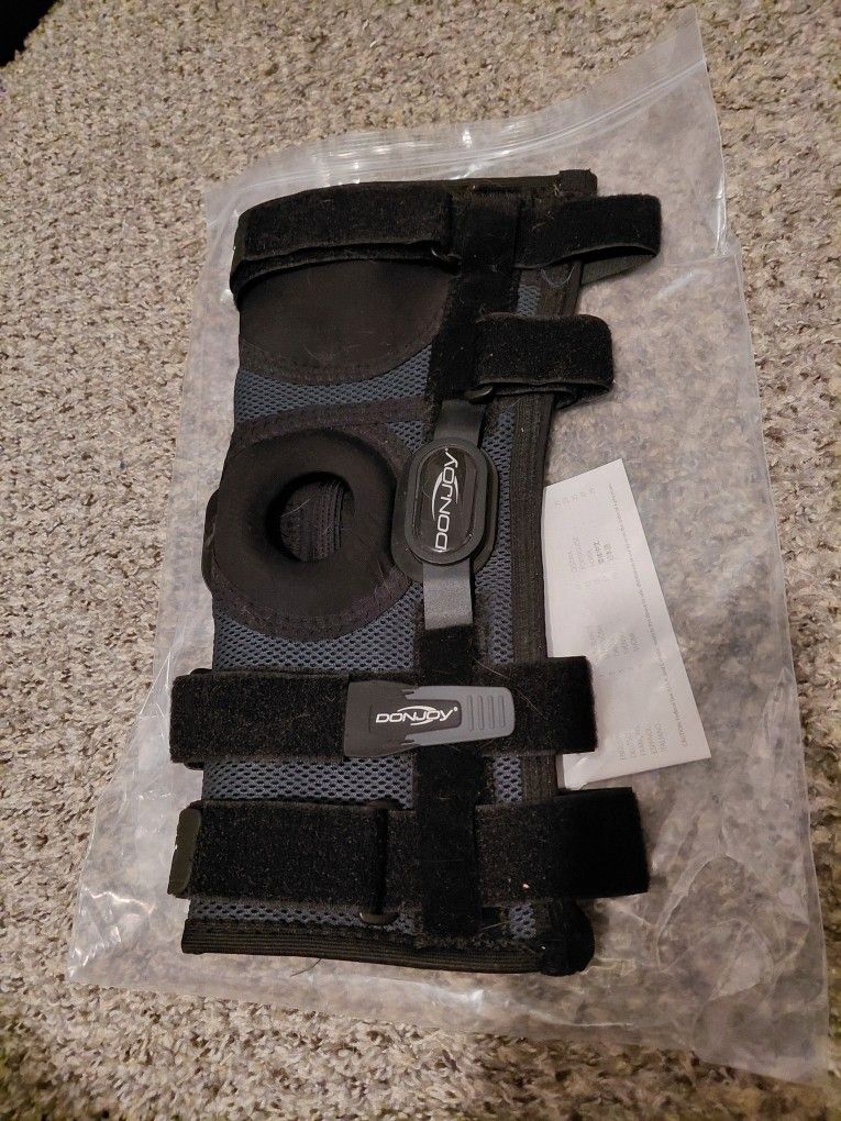 Donjoy Knee Brace