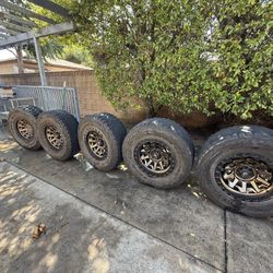 Jeep JL Wheels 18x9+0 Fuel Gold Wheels On 35s $1000