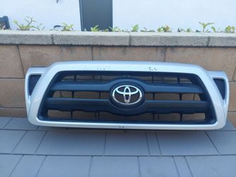 2nd Gen Tacoma grill in silver