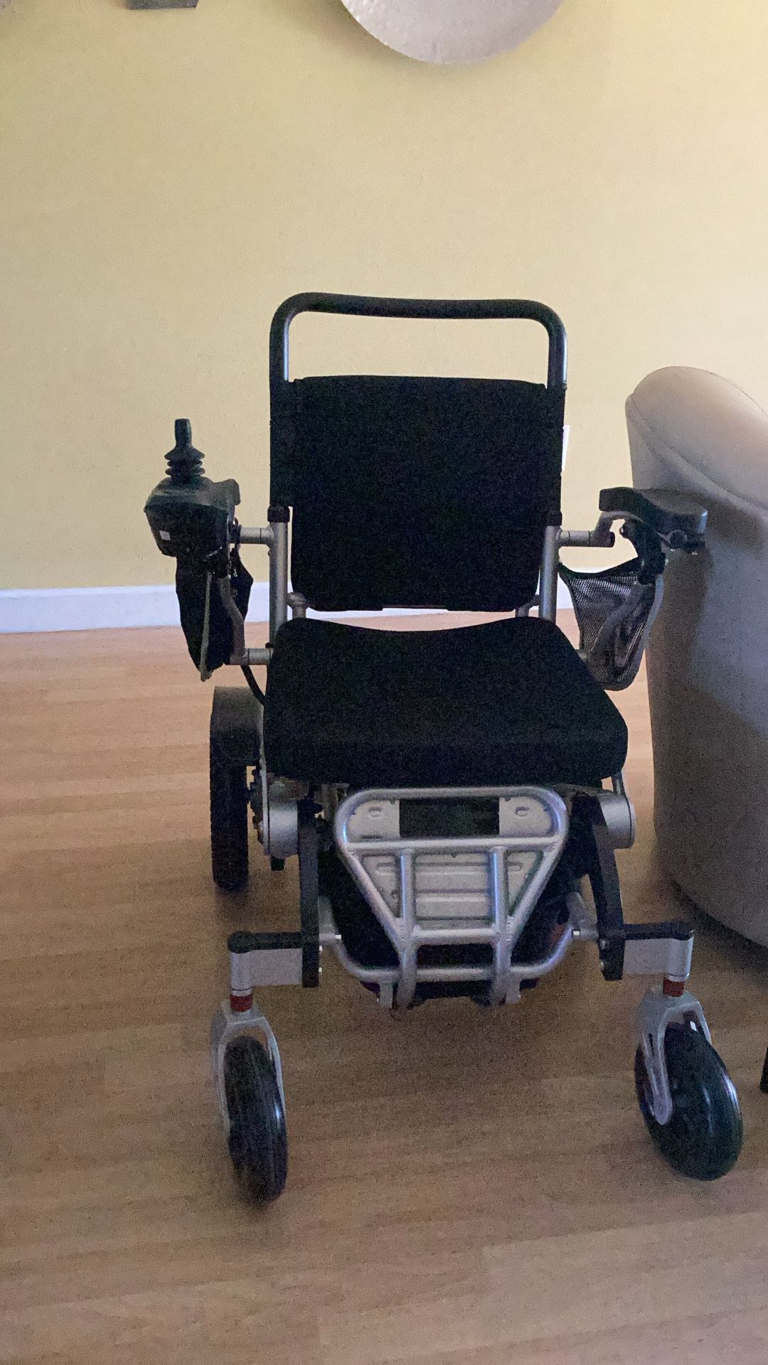 Electric Wheelchair with Manual Mode