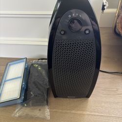 Holmes HEPA-Type Filter Air Purifier with new filter replacement