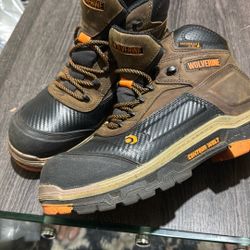 FREE WORK BOOTS SIZE 9