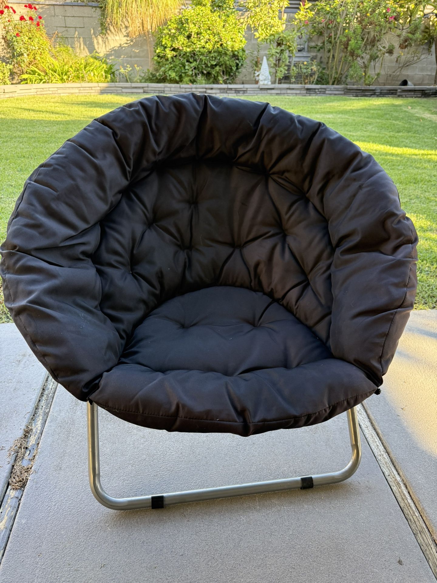 Black Saucer Chair