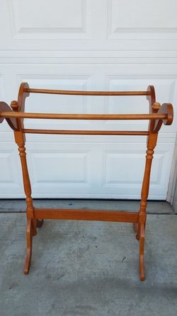 Quilt or blanket holder