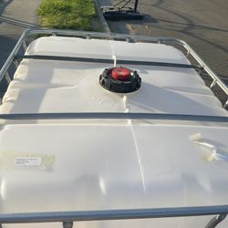 water storage tank 50$ no low balls I wont answer back pick up Hanford only 