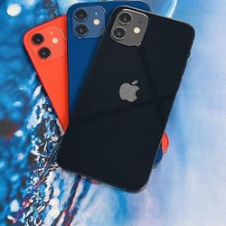 iPhone 12 (64 GB) Unlocked With Warranty 