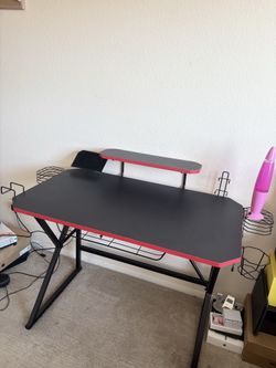 Gaming desk