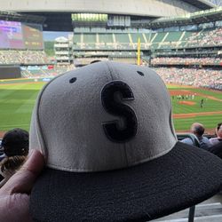 New Never Worn - Seattle Mariners - Seattle Steelheads Adjustable Cap