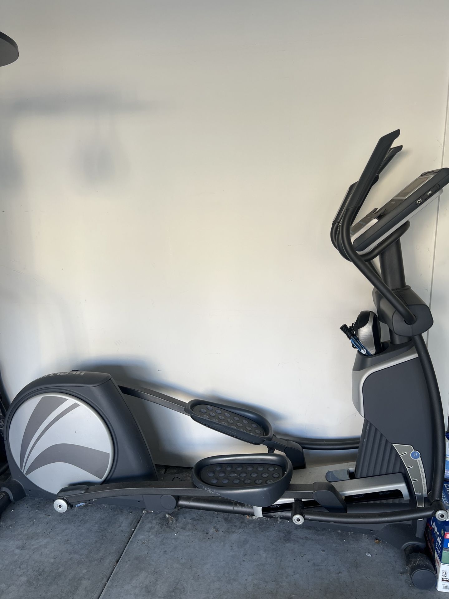 FREE:  Healthrider H95E Rear Drive Elliptical