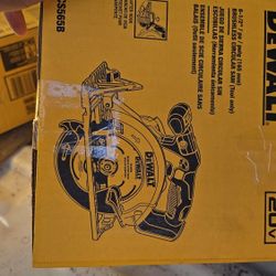 Dewalt Circular Saw  6  1/2