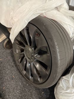Tesla  model three original 20inch wheels