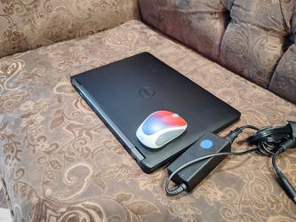 Laptop Dell Latitude E5450-core i5-8gb ram-320gb HD-go-od for stud-ents.