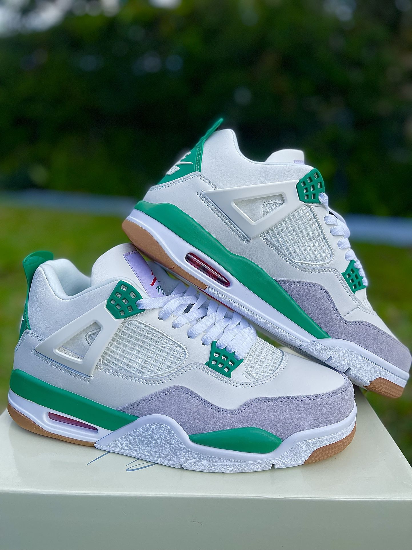 Jordan 4 'Pine green'