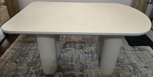 Grace Dining Table