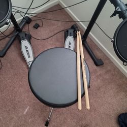Alesis Turbo Mesh Electronic Drum Kit (Sticks/Chair Included