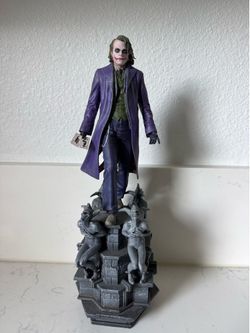 Statue Marvel and DC