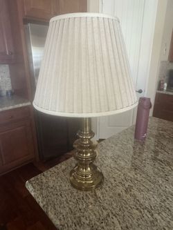Stifle table lamp