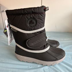 Snow Boot/Winter PAJAR Boot For Kid  Size 1Y