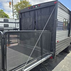 Rv Travel Trailer Toy Hauler 26 Ft 2020