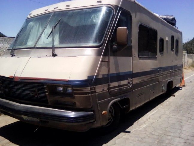 87 Peace  Arrow RV