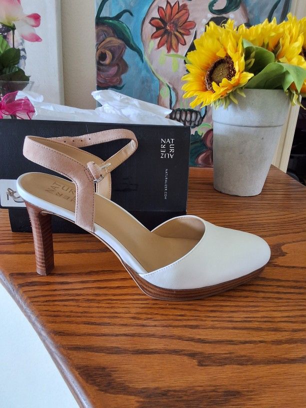 Naturalizer White Leather Ankle Strap Heels. Sz 9W.