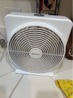 Holmes square table top fan