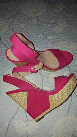 BCBG wedges