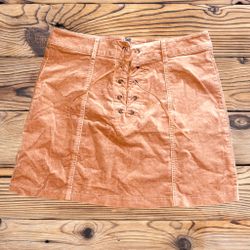 Forever 21 Women’s Size Medium Tan Suede Zippered Mini Skirt •Lace-Up Front NWOT