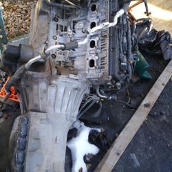 2005 NISSAN TITAN 5.6 MOTOR and TRANNY