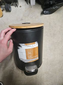 5 Liter Step Trash Can