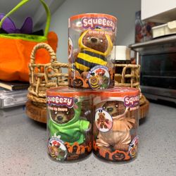 Squeeezy dress up Bears