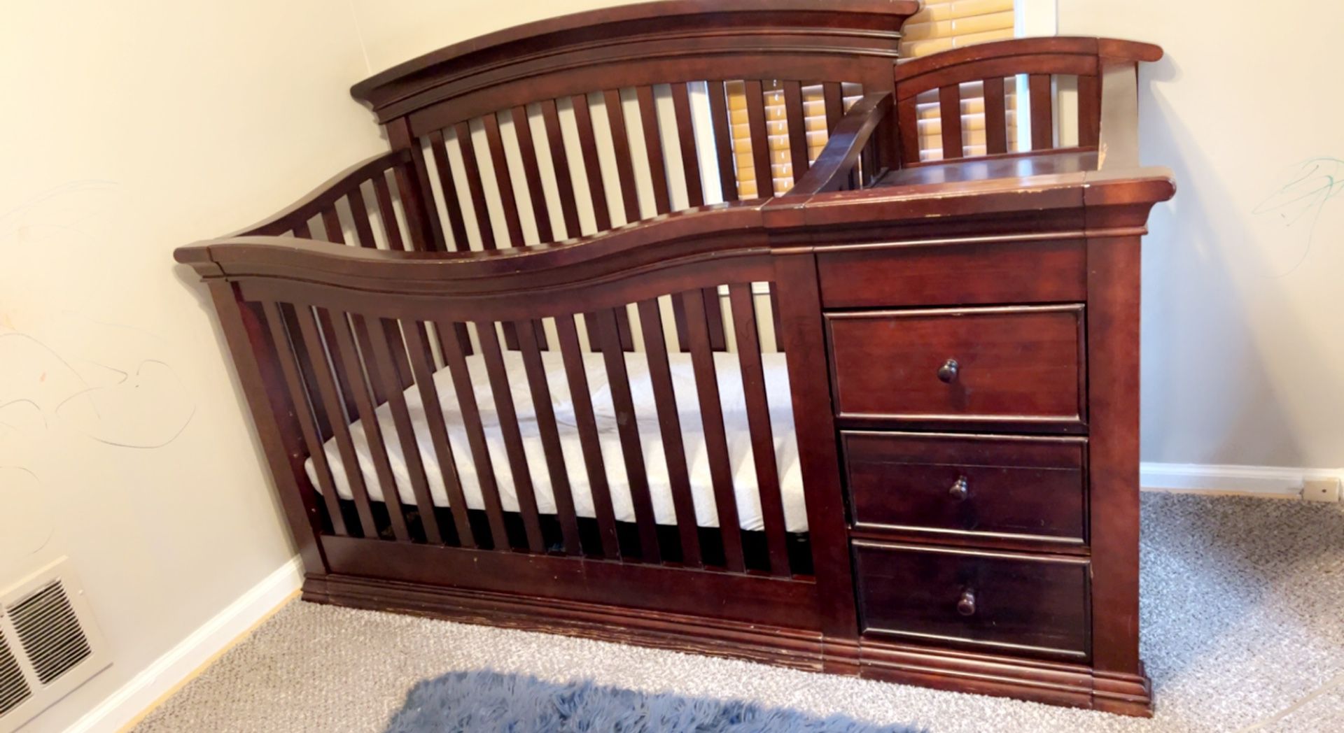 Crib And Changing Table With Drawers