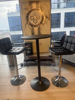 Bar Height Table with 2 Bar Stools