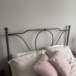 Elegant Black Queen Bedframe