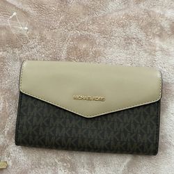Michael Kors wallet/small purse