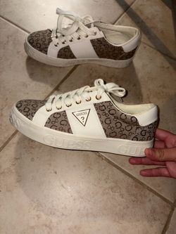 GUESS women’s shoe size 5.5