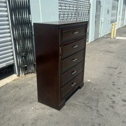 Dresser $140