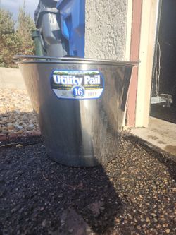 Utility Pails Set