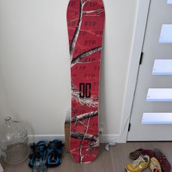 FTP x DC "the 156" snowboard in red tree