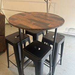 Bar Stools & Table 