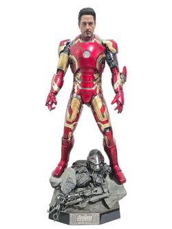 Hot Toys Iron Man Mark 43 1/4 Scale PERFECT CONDITION
