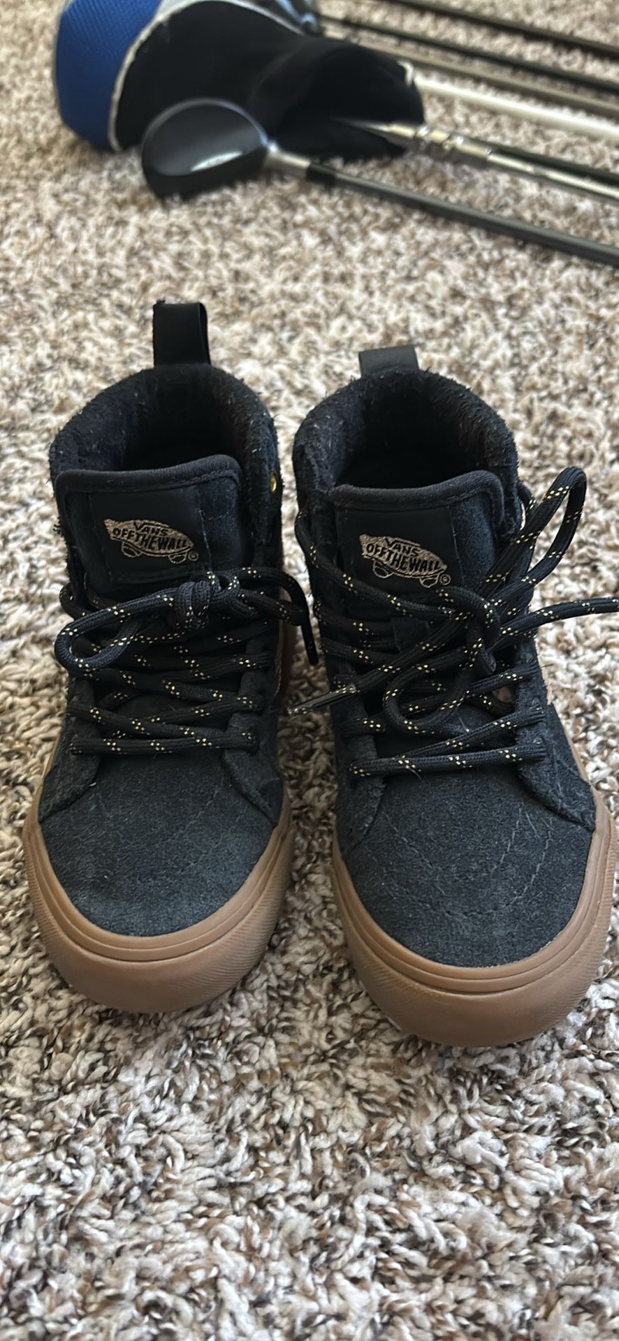 Kids vans off the wall - MTE - size 11.5