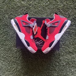 Jordan 4 “Toro Bravo”