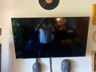1080p brand new magnavox w/fire stick and full motion wall mount
