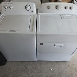 Amana Washer And Whirlpool Electric Dryer ((LIKE NEW))
