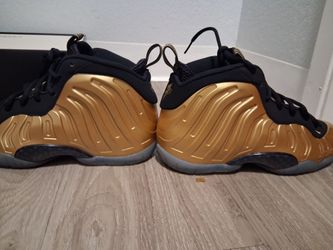 Nike Air Foamposite One Gold Sneakers
