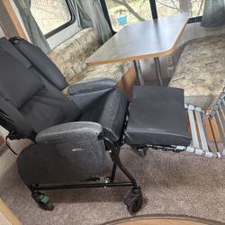 Broda Chair 18”