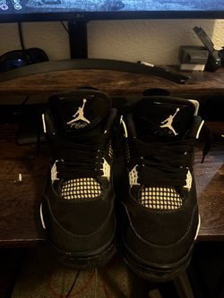 Retro 4’s size 9.5