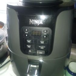 Like New Ninja Air Fryer 